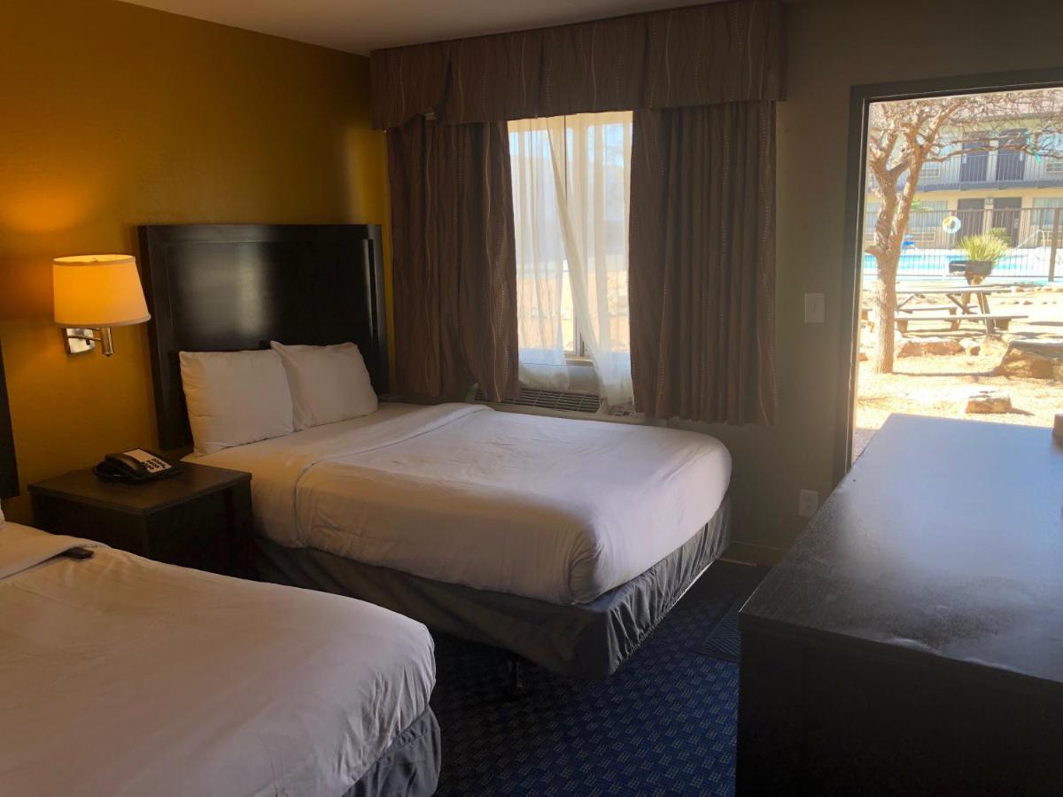 Howard Johnson By Wyndham Odessa Tx Zewnętrze zdjęcie